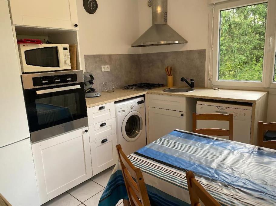 Petite Maison En Auvergne Giat Kültér fotó
