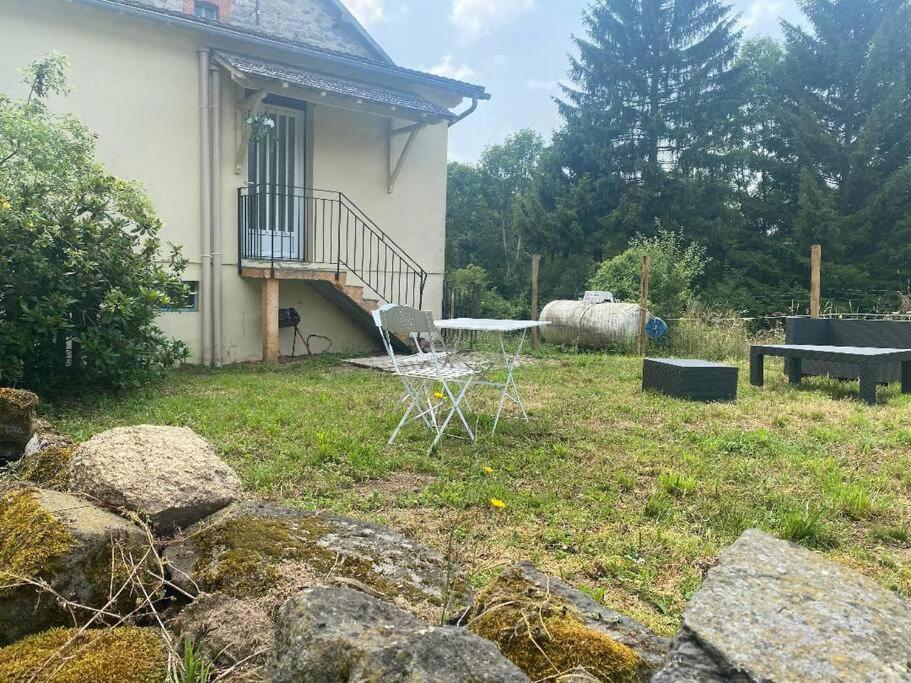 Petite Maison En Auvergne Giat Kültér fotó